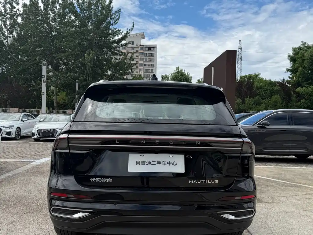 Nautilus 2.0 T 4 WD Comfort Supreme