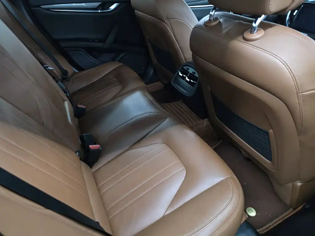 Ghibli 3.0 T Standard