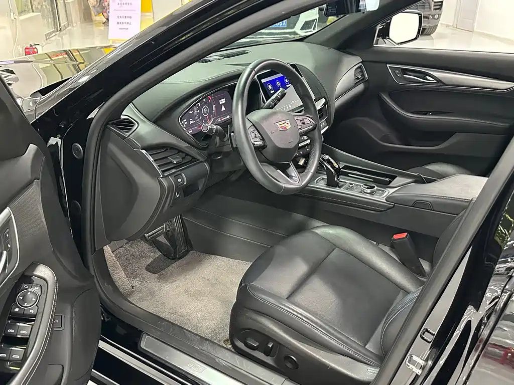 Cadillac CT5 28 T Luxury (Standard)
