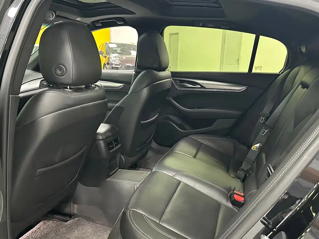 Cadillac CT5 28 T Luxury (Standard)