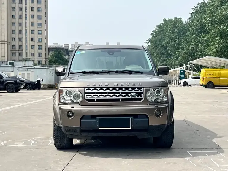 Land Rover Discovery 5.0 V8 SE