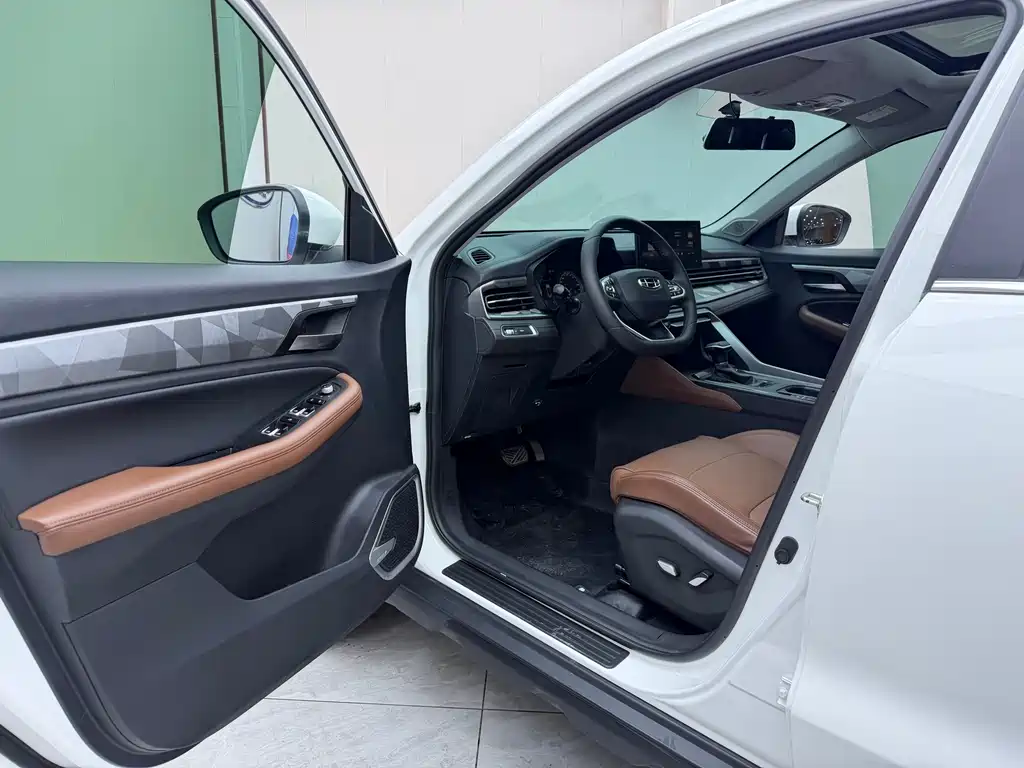 Vision X6 PRO 1.4 T Auto Distinguished