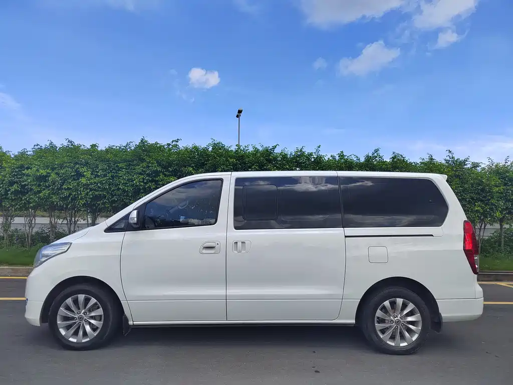 Fengxing CM7 Facelift 2.0 T Auto Premium