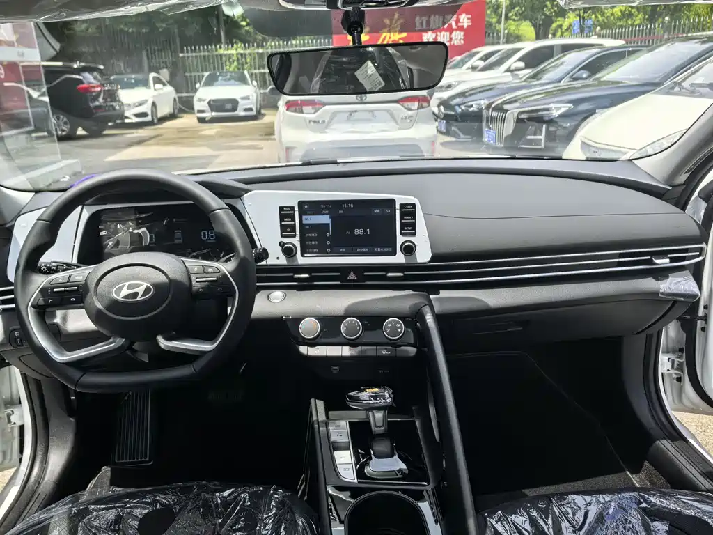 Elantra 1.5 L CVT GLX Elite