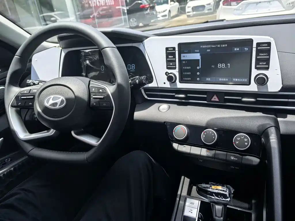Elantra 1.5 L CVT GLX Elite