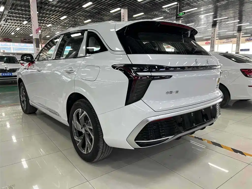 Hongqi HS3 1.5 T Good Deed