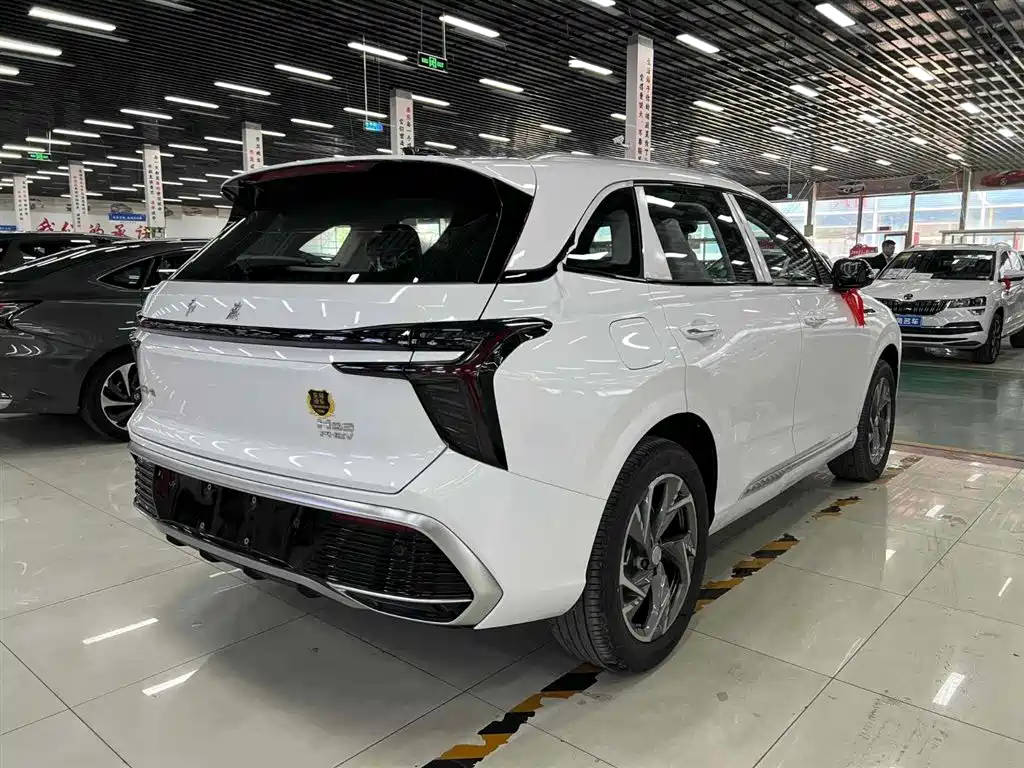 Hongqi HS3 1.5 T Good Deed
