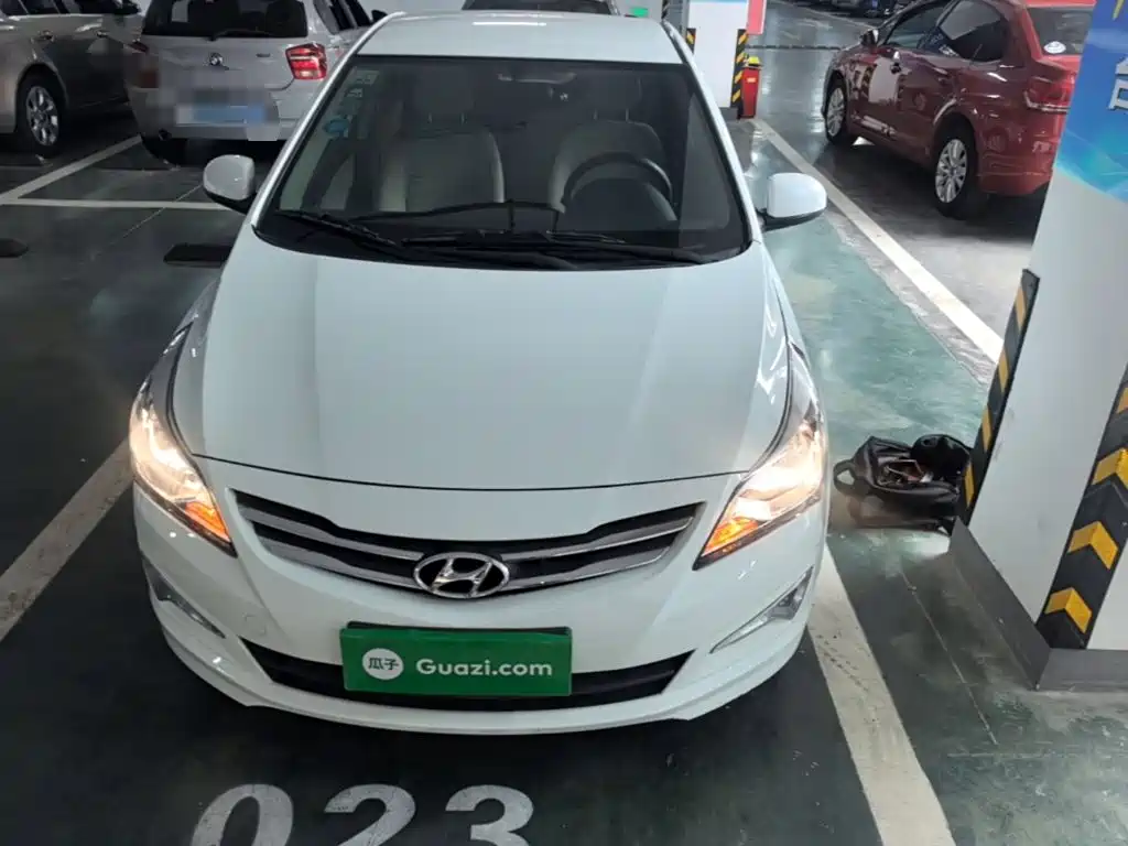 Accent 1.4 L Auto Intelligent GLS