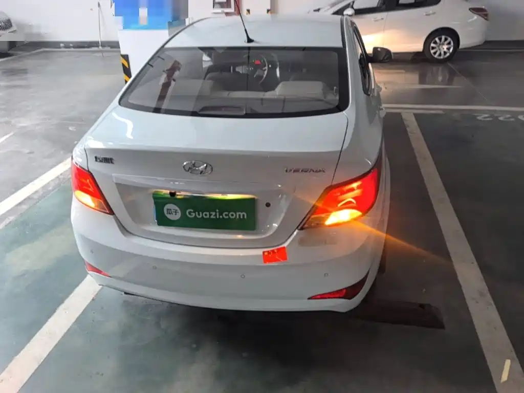 Accent 1.4 L Auto Intelligent GLS