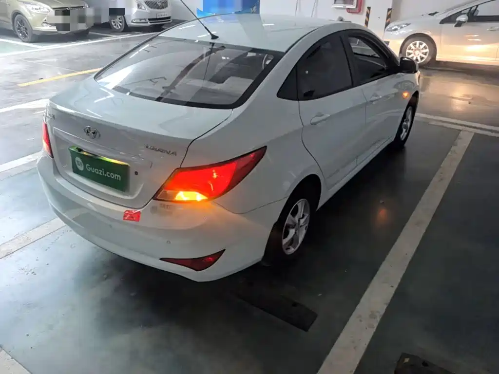 Accent 1.4 L Auto Intelligent GLS
