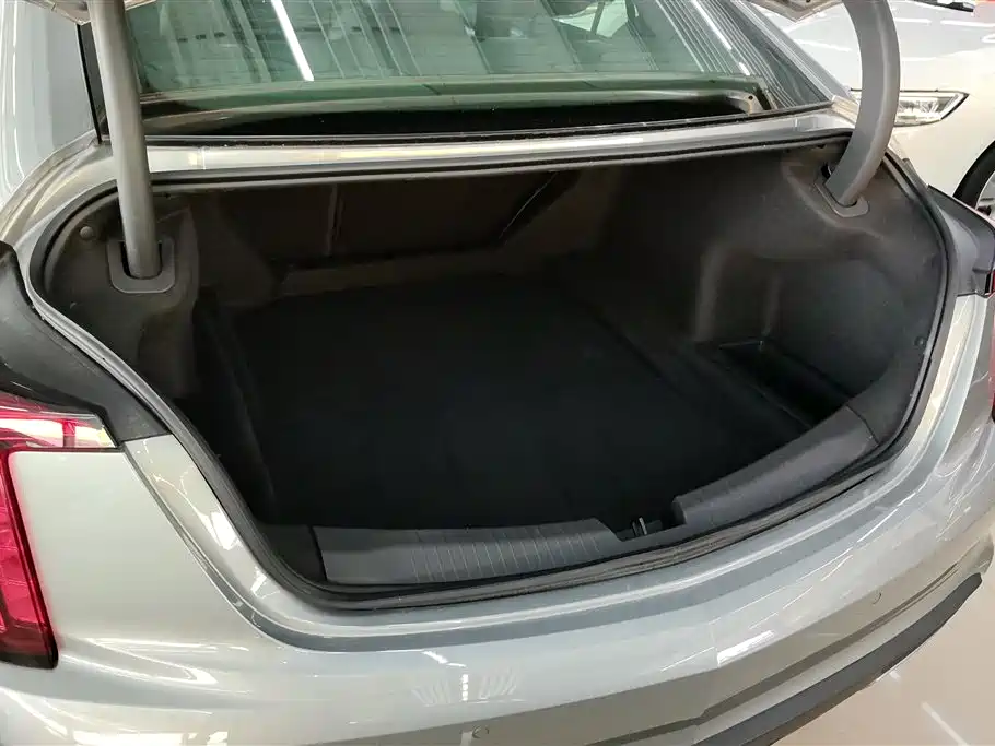 Cadillac CT5 28 T Luxury (Standard)