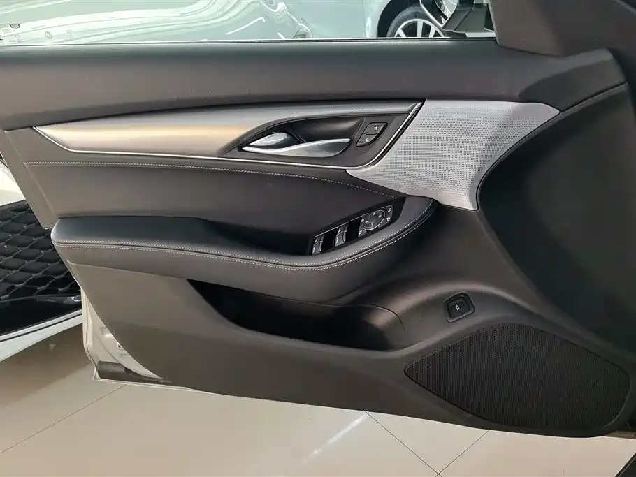 Cadillac CT5 28 T Luxury (Standard)