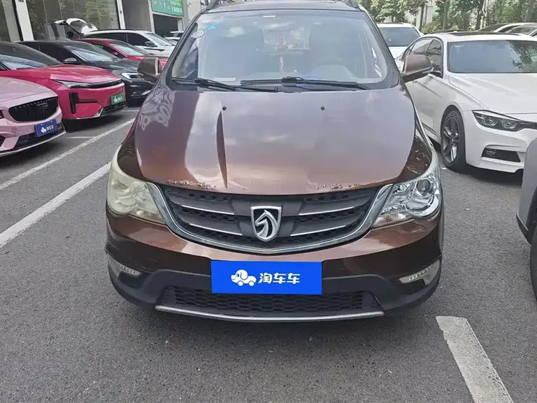 Baojun 730 宝骏730 2015款 1.8 L 手动豪华导航ESP版 7座