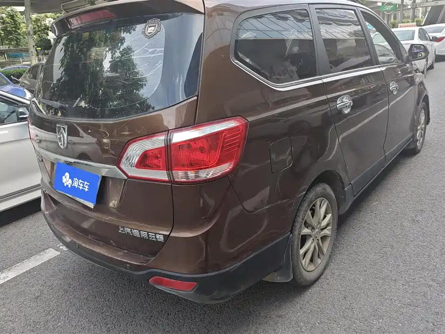 Baojun 730 宝骏730 2015款 1.8 L 手动豪华导航ESP版 7座