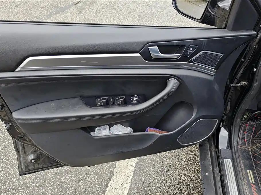 Haval H6 Red Label Sport 1.5 T Manual 2 WD Elite