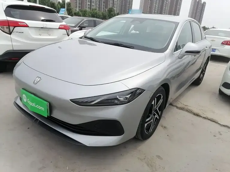 Roewe D7 DMH 125 km Flagship