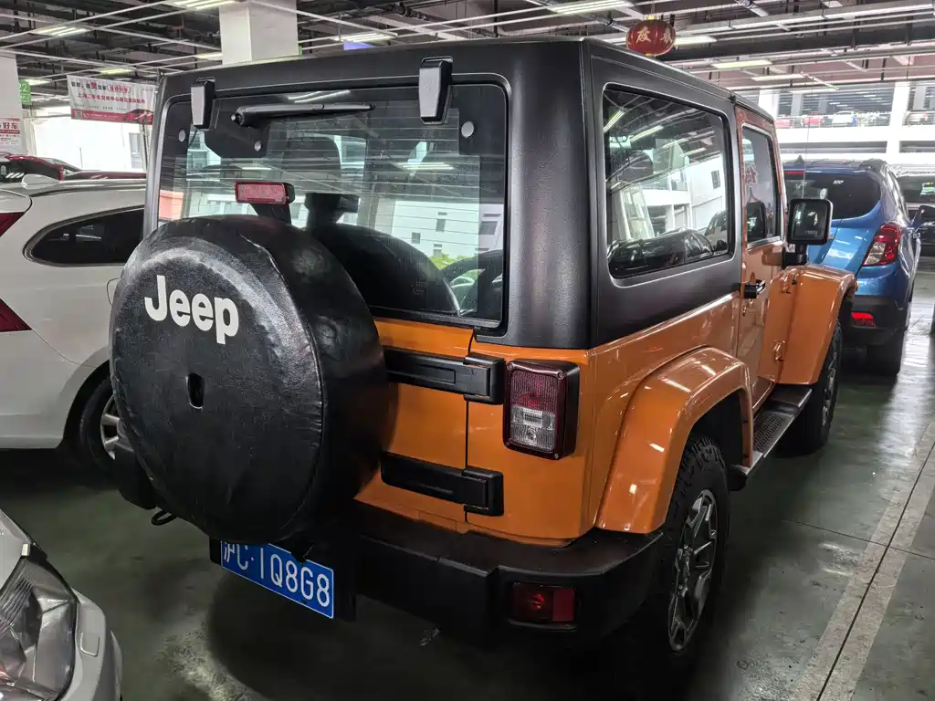Wrangler 牧马人 2013款 3.6 L 两门十周年纪念版