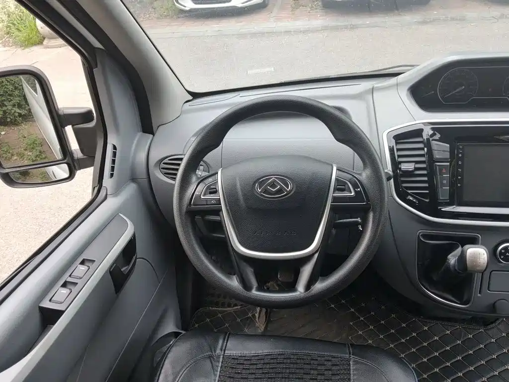 Xintu V80 2.5 T Classic6-speed Manual Aoyuntong LWB Mid Roof 7-seat