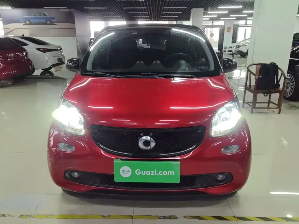 smart forfour 0.9 T 66 kW Pioneer