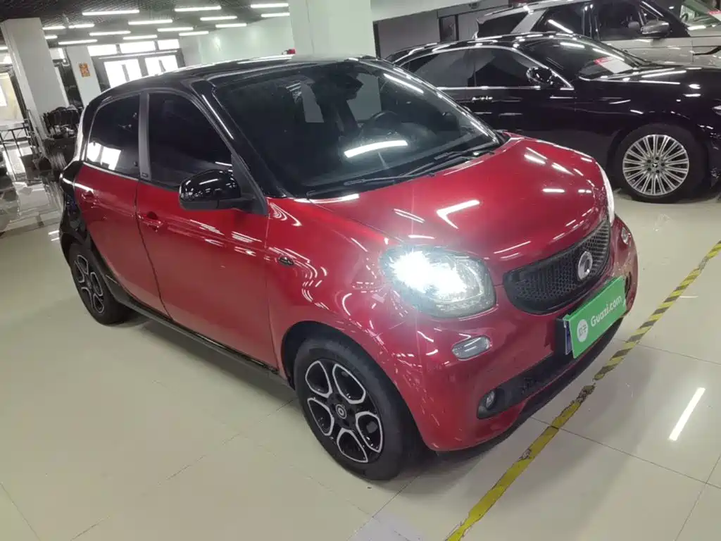 smart forfour 0.9 T 66 kW Pioneer