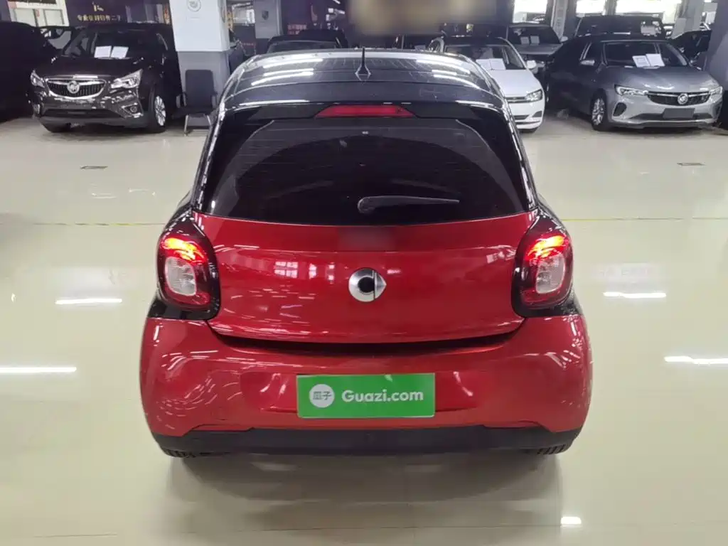 smart forfour 0.9 T 66 kW Pioneer