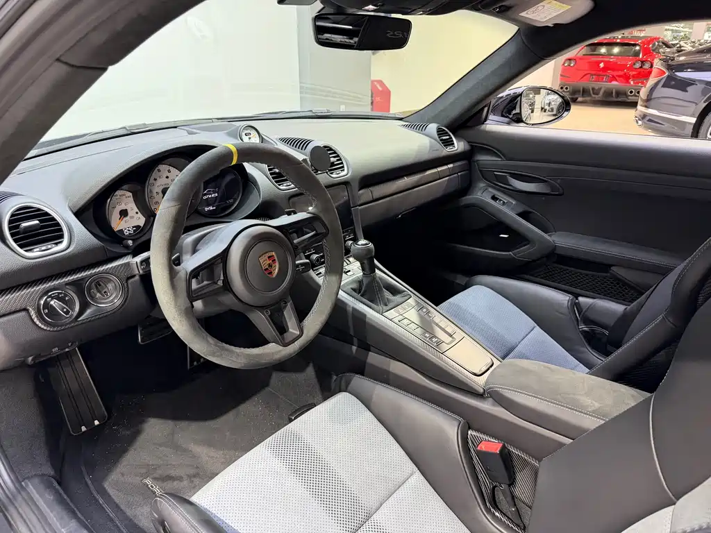 Porsche 718 Cayman GT4 RS 4.0 L