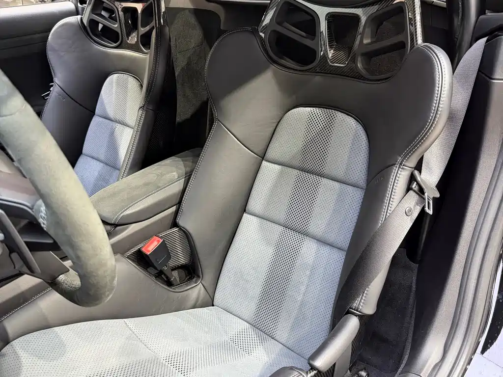 Porsche 718 Cayman GT4 RS 4.0 L