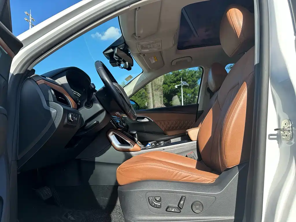 Borgward BX7 28 T 4 WD Flagship 5-seat
