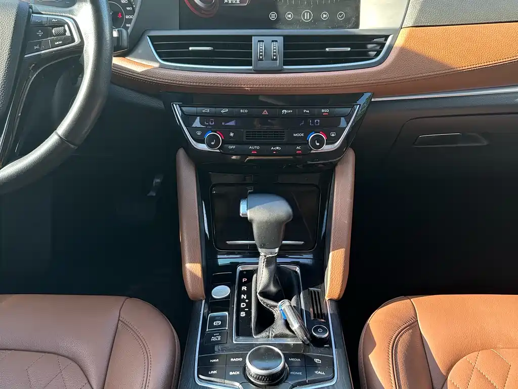 Borgward BX7 28 T 4 WD Flagship 5-seat