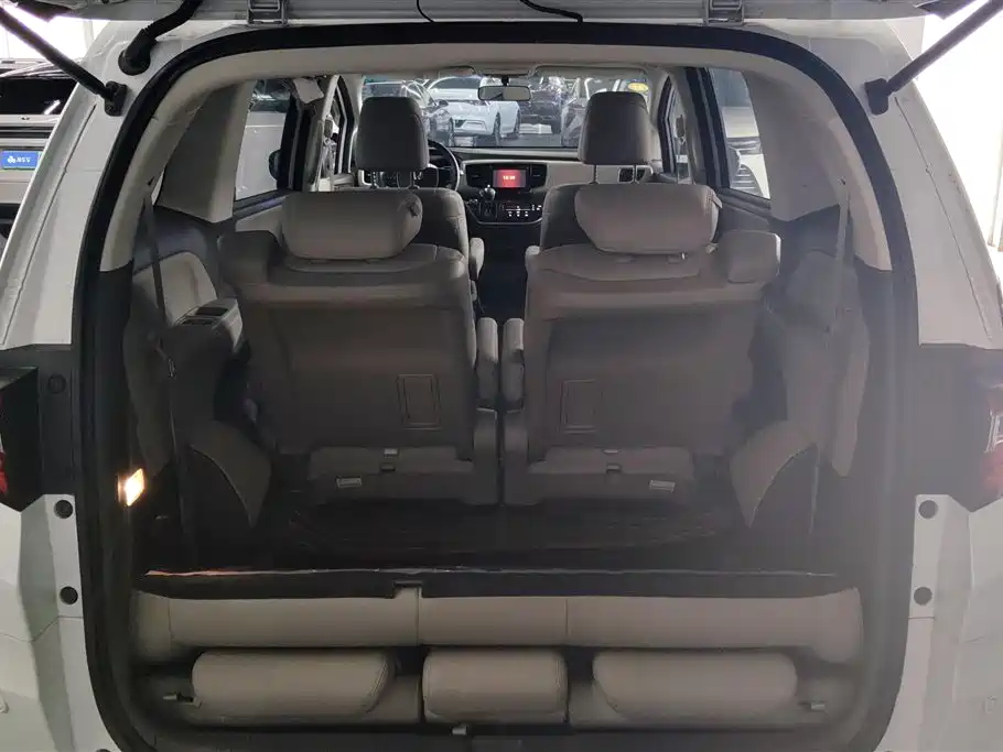 Odyssey Facelift 2.4 L Luxury