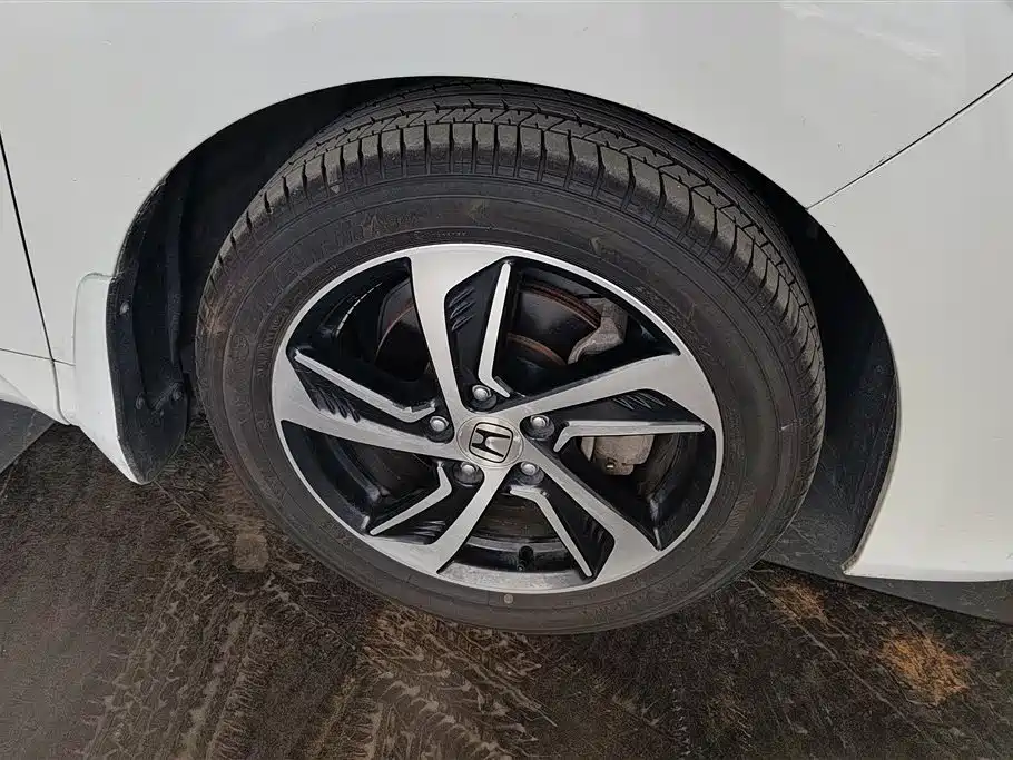 Odyssey Facelift 2.4 L Luxury