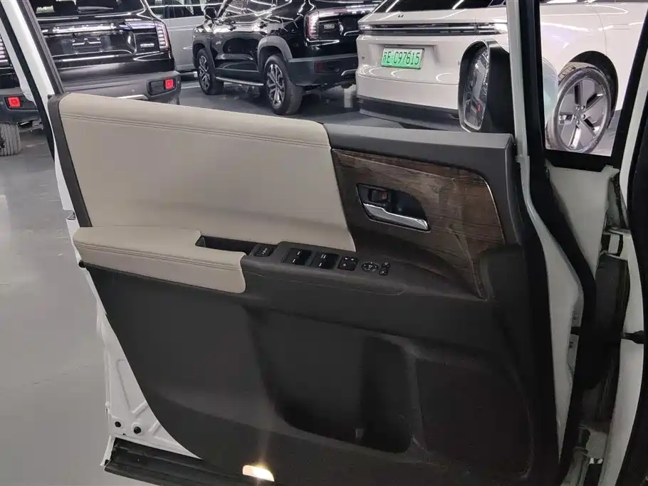 Odyssey Facelift 2.4 L Luxury