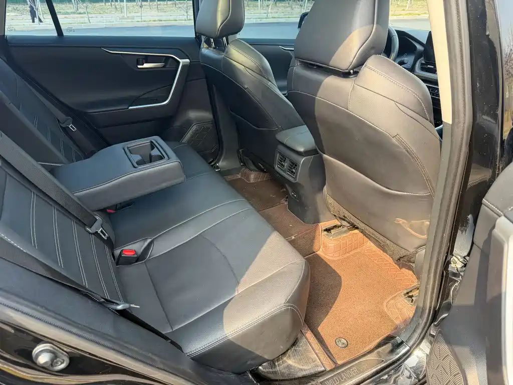 Wildlander 2.0 L CVT 2 WD Luxury PLUS