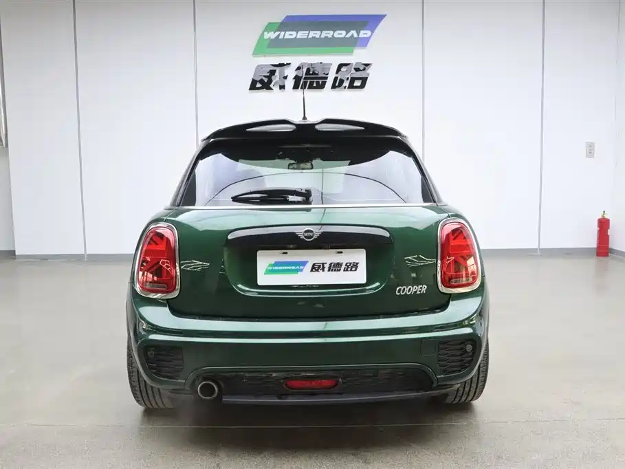 MINI 1.5 T COOPER Racer 5-door