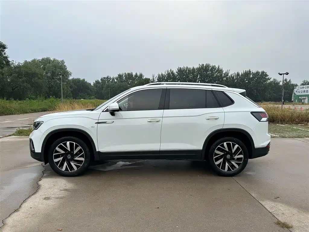 Tayron 300 TSI 2 WD Luxury Plus Advanced