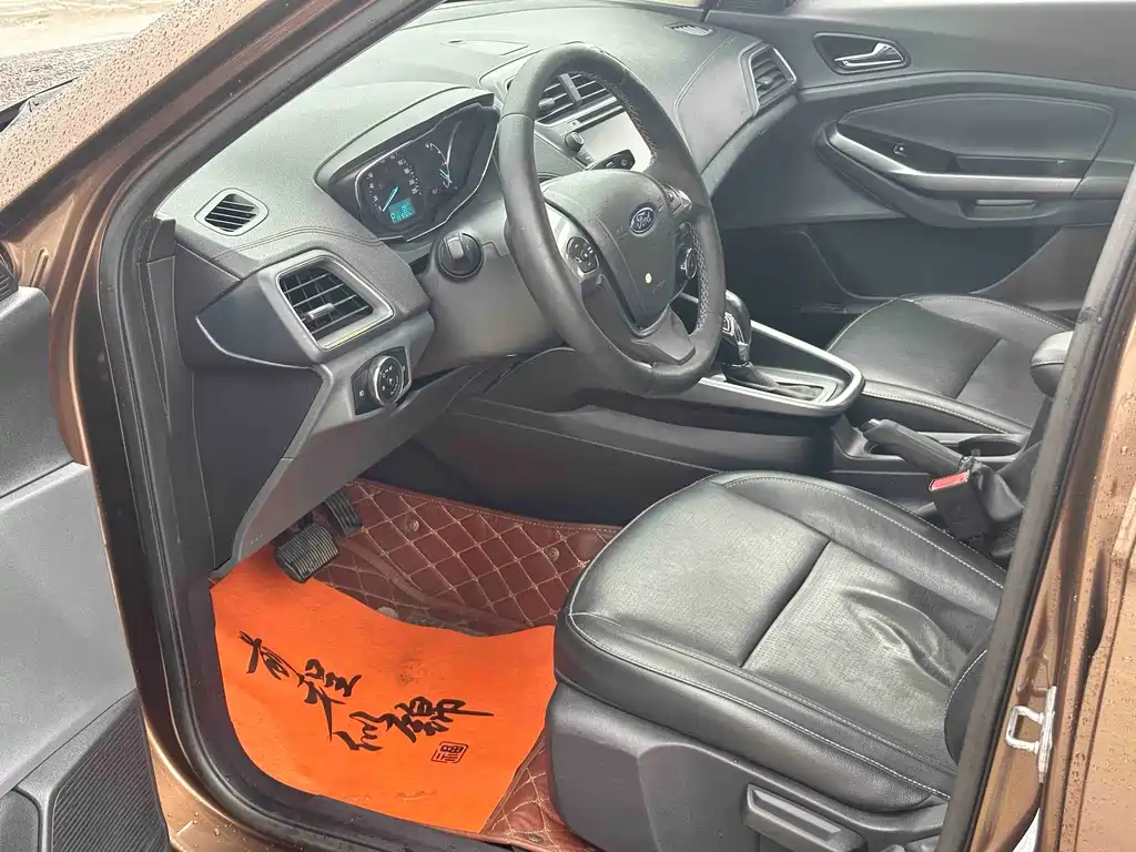 Escort Happy 1.5 L Auto Fashion
