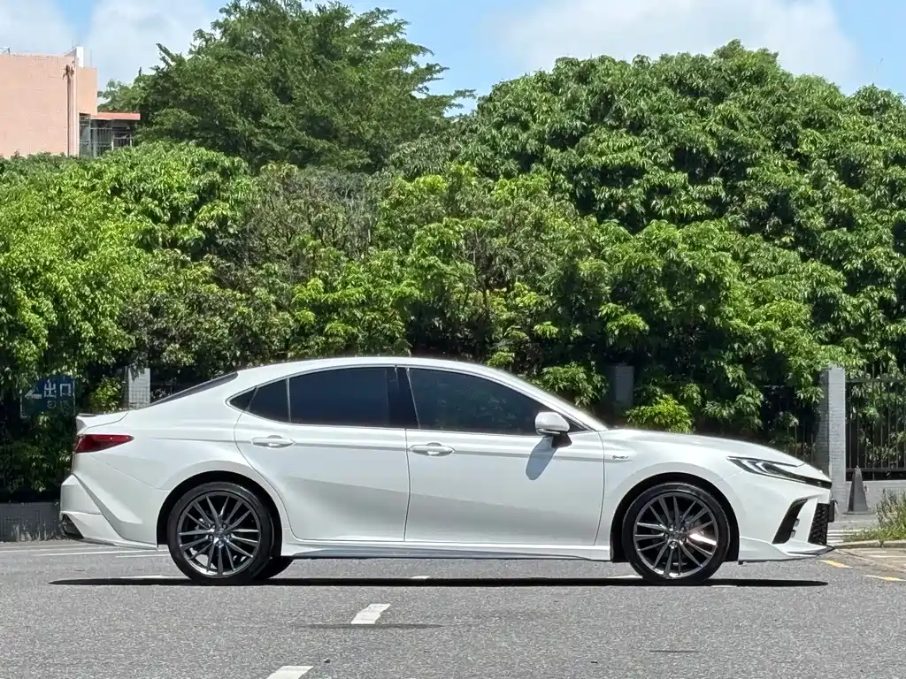 Camry Dual Engine 2.0 HXS Sport Plus