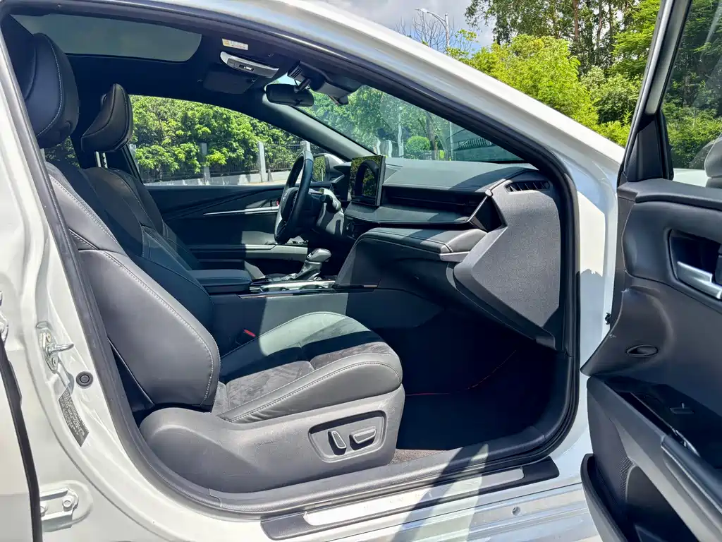 Camry Dual Engine 2.0 HXS Sport Plus