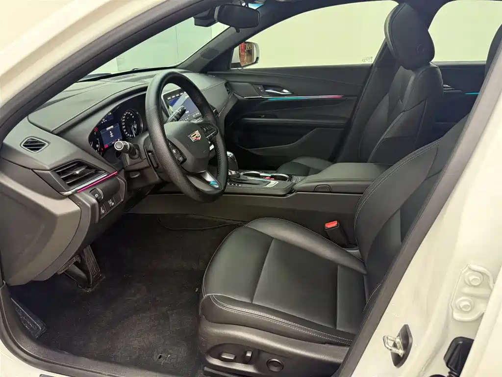 Cadillac CT4 28 T Style