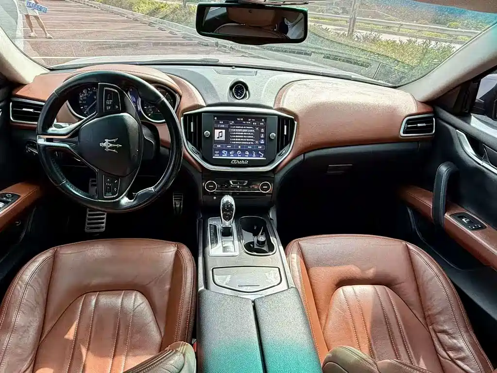 Ghibli 3.0 T Standard