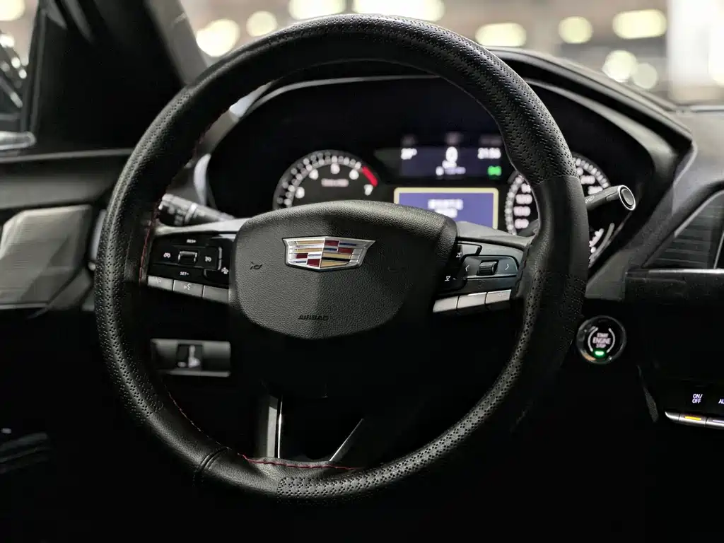 Cadillac CT4 28 T Distinguished