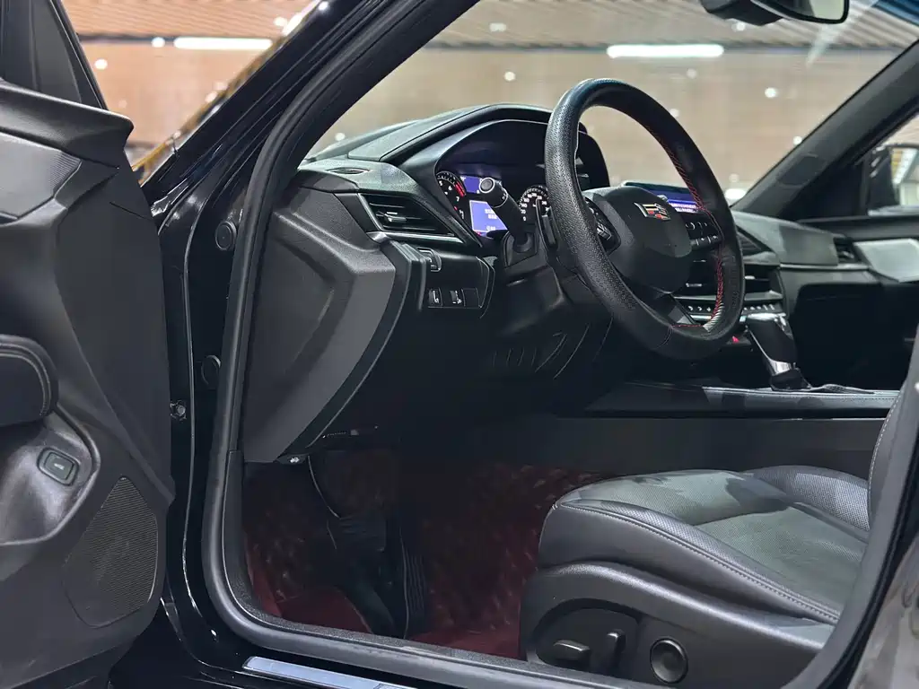 Cadillac CT4 28 T Distinguished