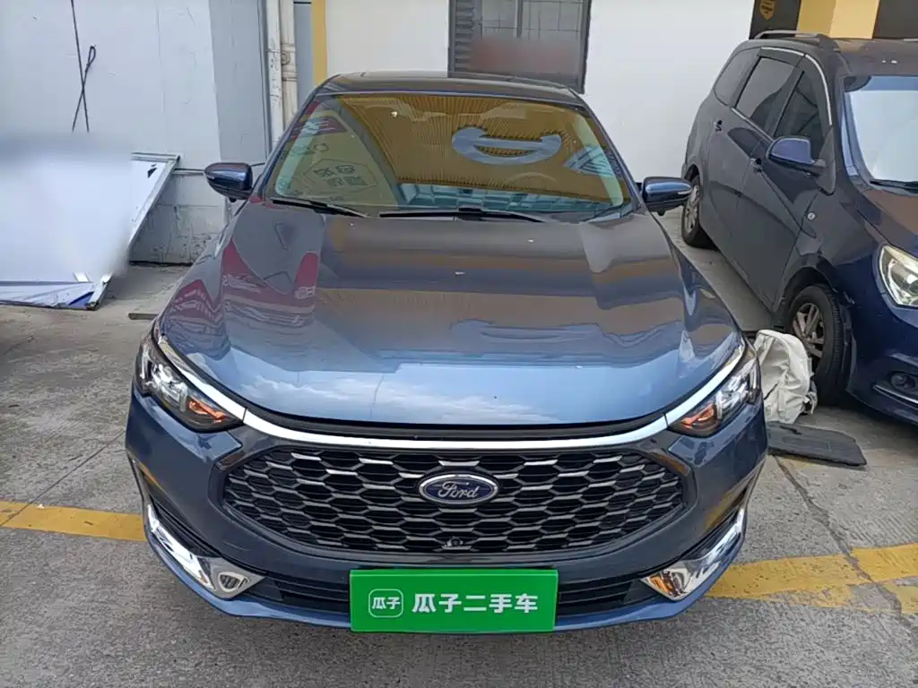 Escort 1.5 L Auto Diamond