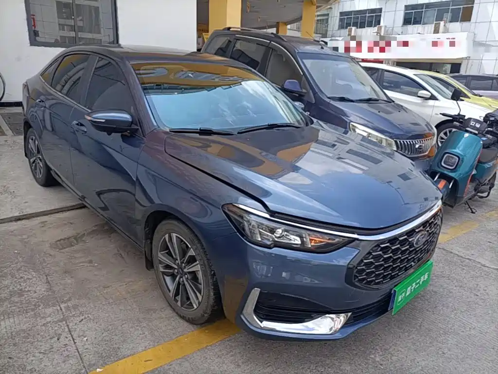 Escort 1.5 L Auto Diamond