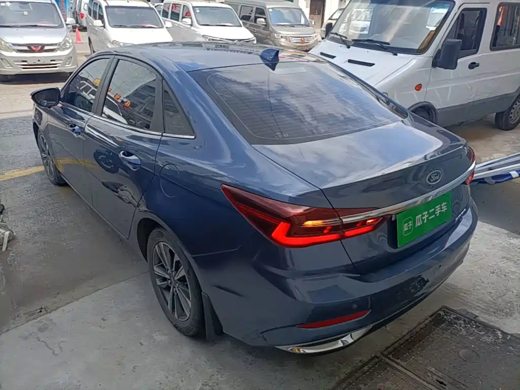 Escort 1.5 L Auto Diamond