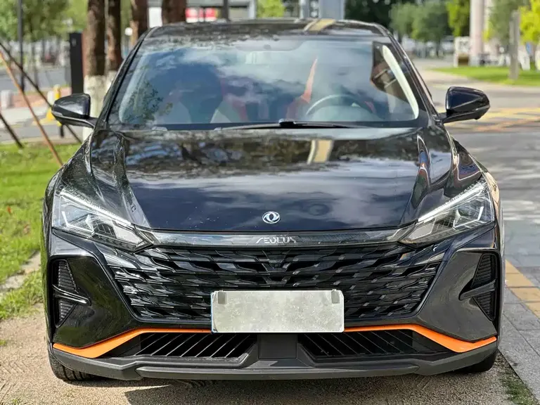 Dongfeng Yixuan Mach 1.5 L Auto Shadow Chase