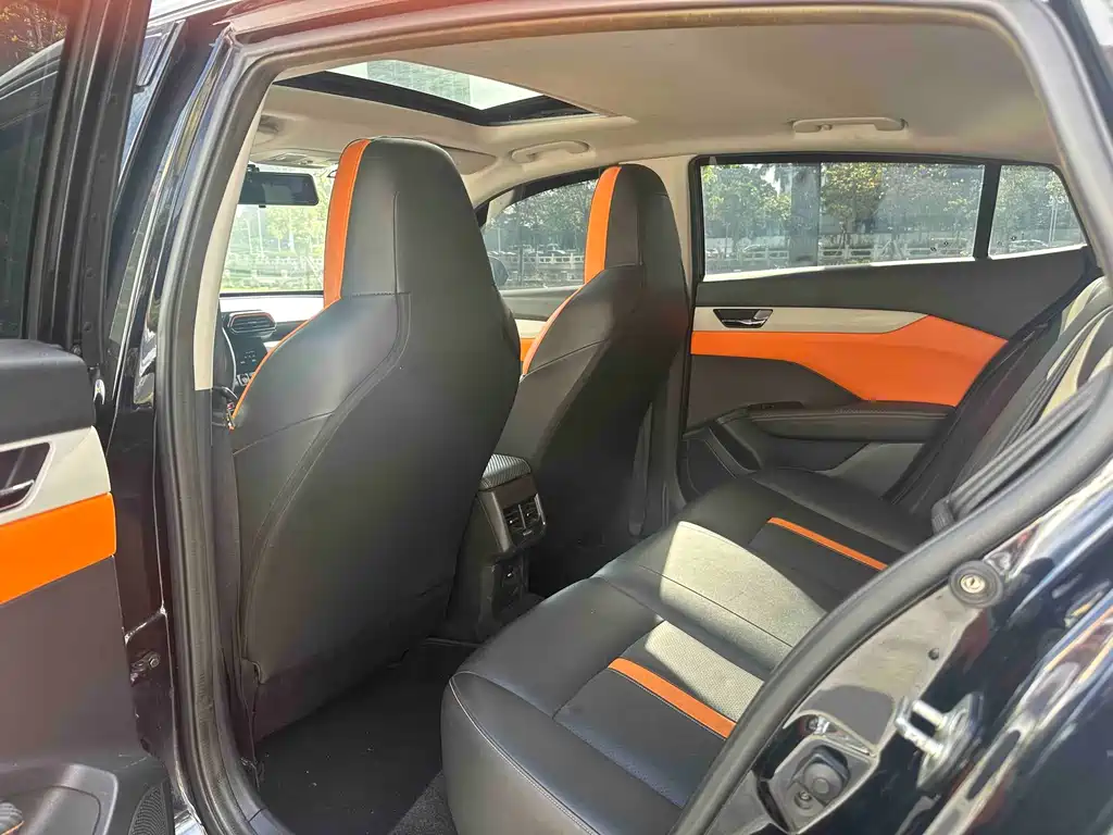 Yixuan Mach 1.5 L Auto Shadow Chase