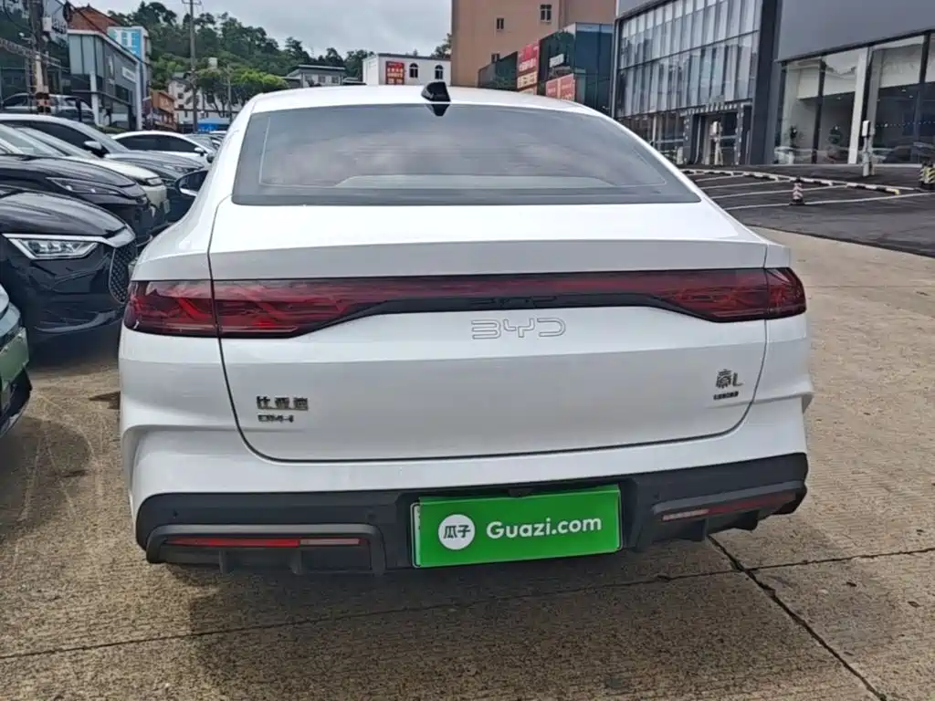 Qin L DM-i Smart Drive 80 KM Leading