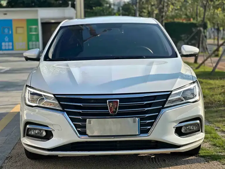 Roewe i5 1.5 L Auto 4 G Connected Leading Luxury Flagship