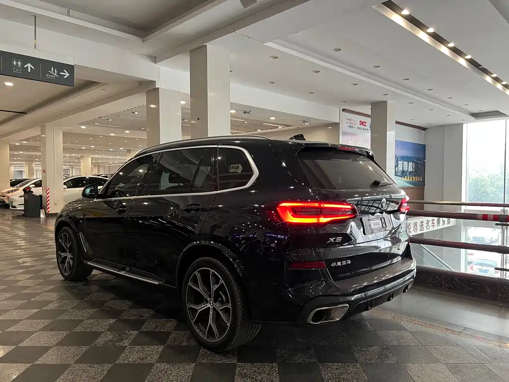 BMW X5 Facelift xDrive 40 Li M Sport Package